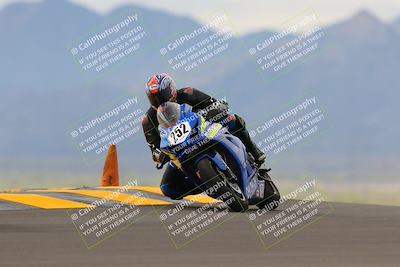 media/Sep-11-2022-SoCal Trackdays (Sun) [[81b7e951af]]/Turn 9 (930am)/